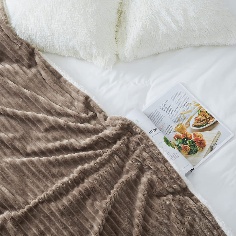 GAOMON Sherpa Fleece Soft Plush Jacquard Fluffy Throw Blanket Brown